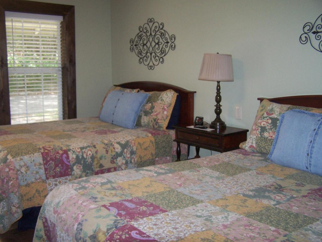 Blanco County Inn & Guesthouses Exteriör bild