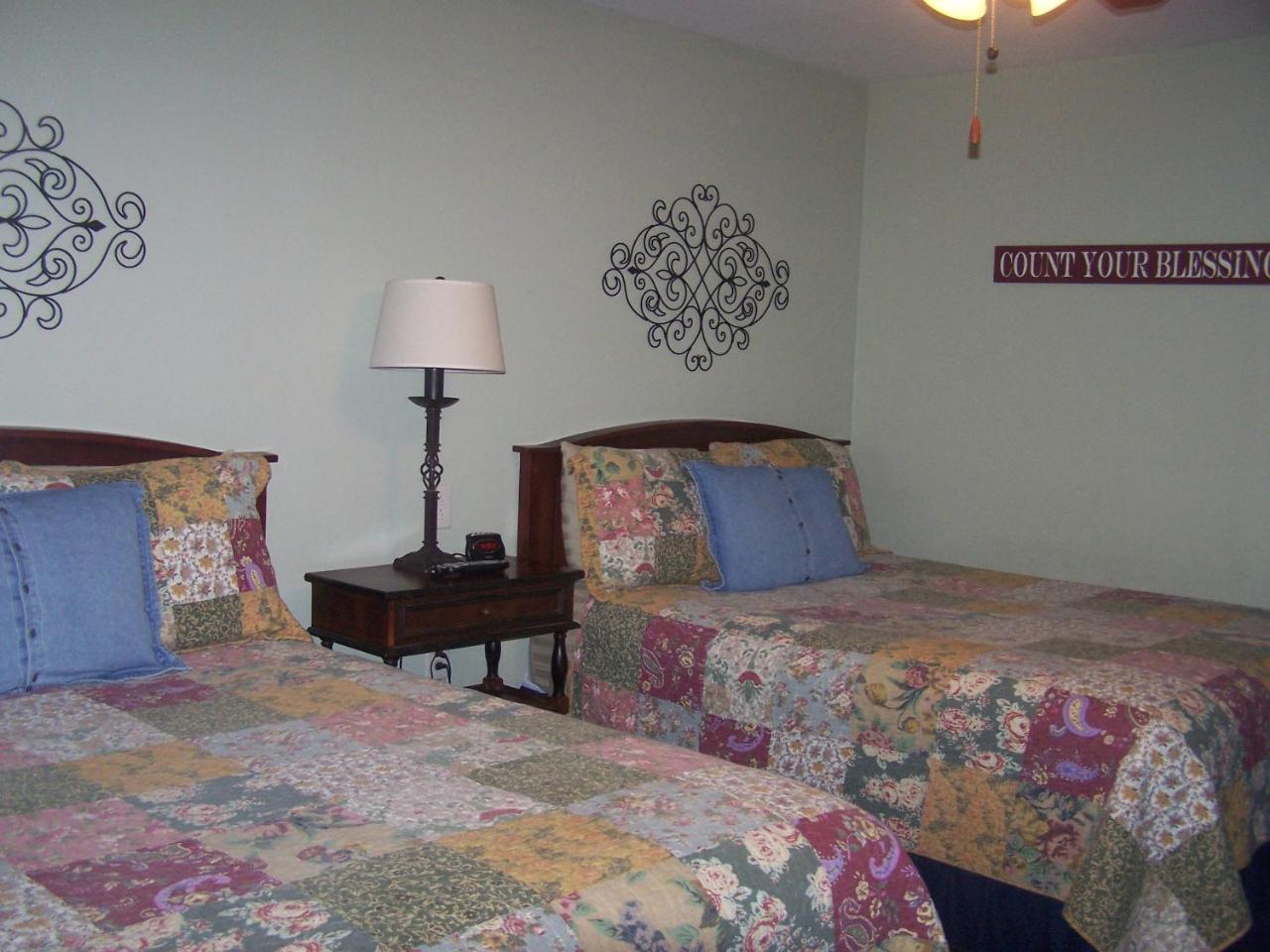Blanco County Inn & Guesthouses Exteriör bild