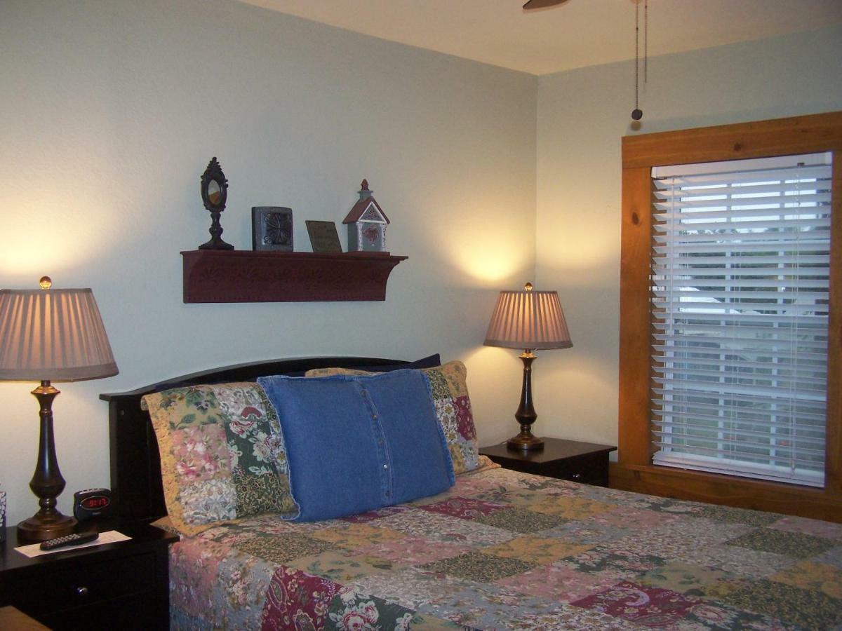 Blanco County Inn & Guesthouses Exteriör bild