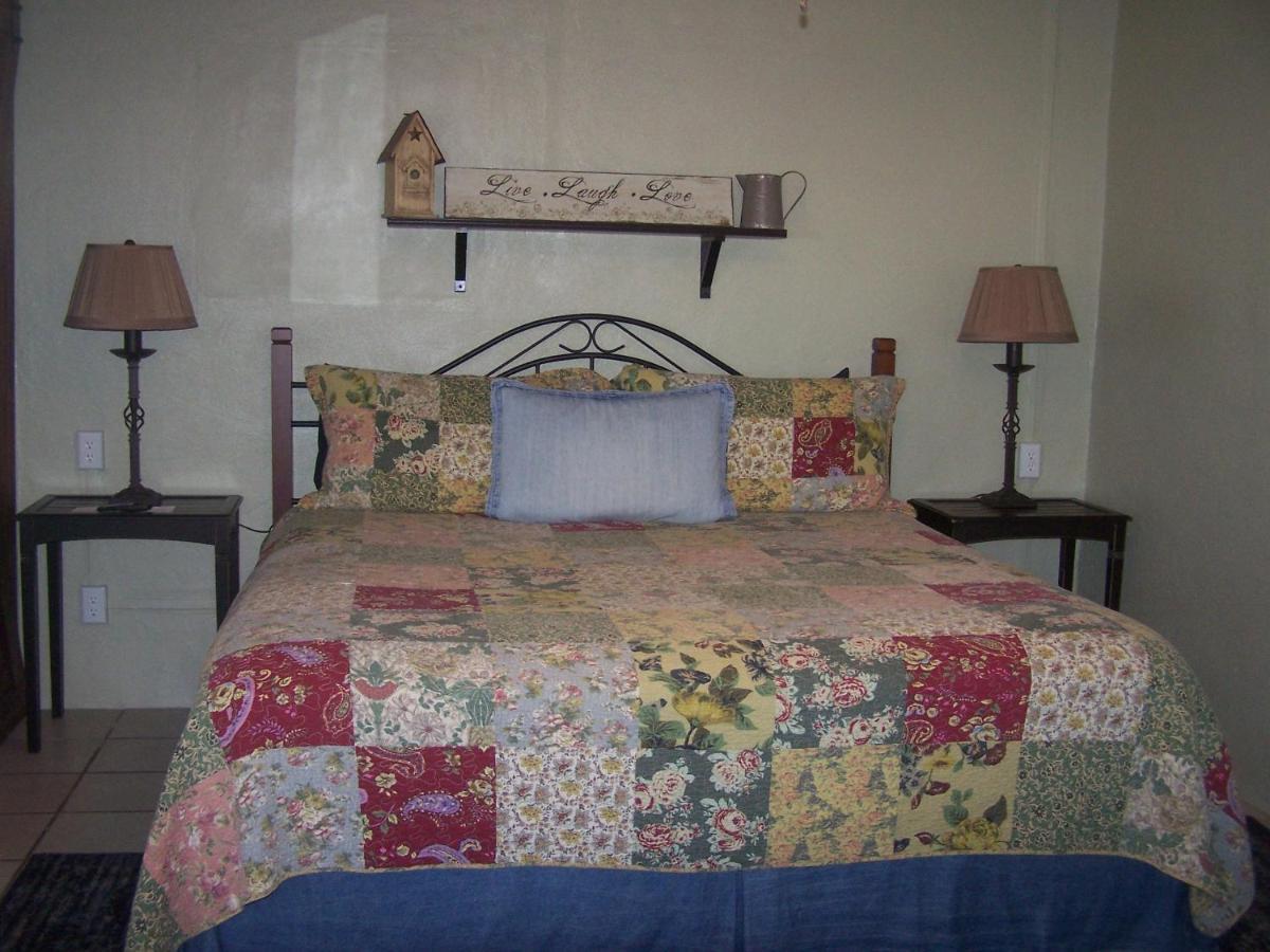Blanco County Inn & Guesthouses Exteriör bild